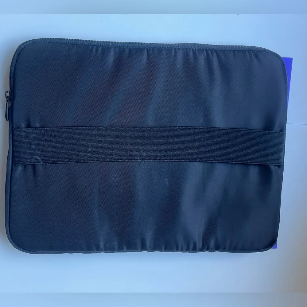 Black Tablet Sleeve with Zipper Closure